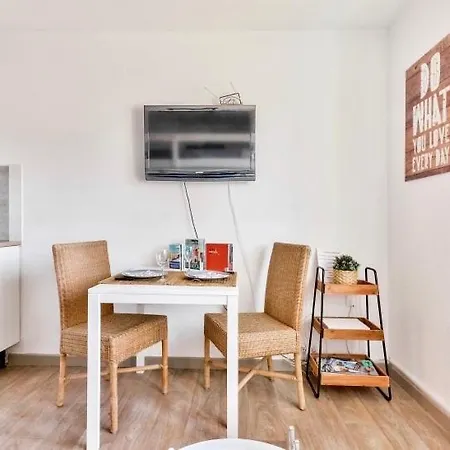 Avec Piscine, Proche Plages Apartamento *