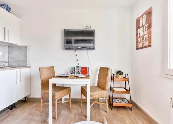 Avec Piscine, Proche Plages Apartamento *